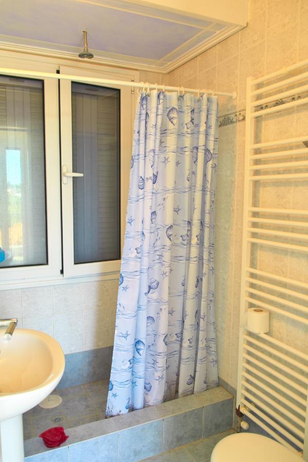 Вилла Georgia'S House Aegina Экстерьер фото